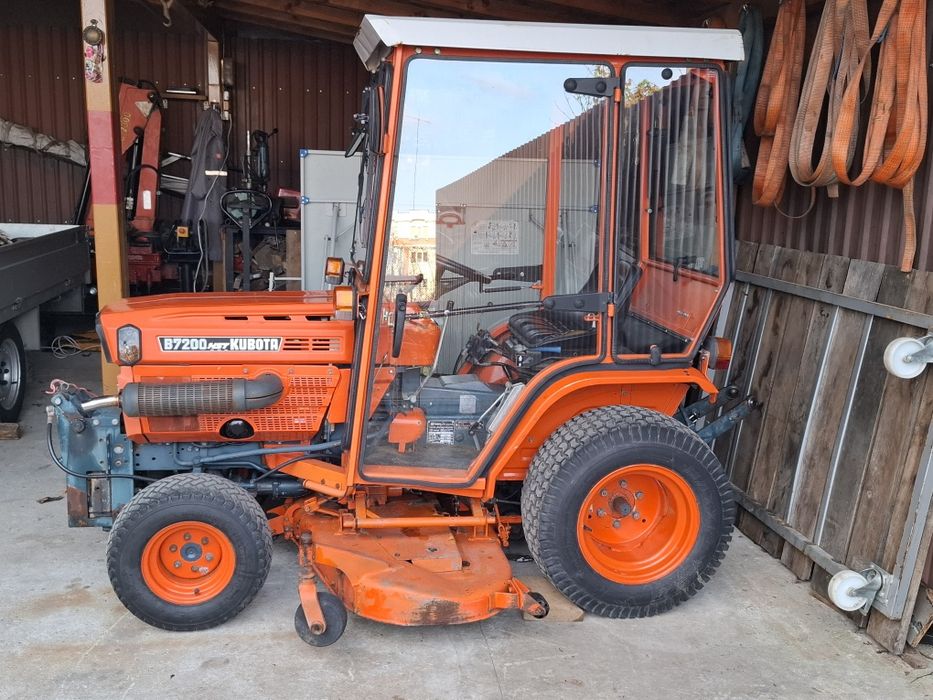Tractor Kubota B7200 4x4 cositoare plug