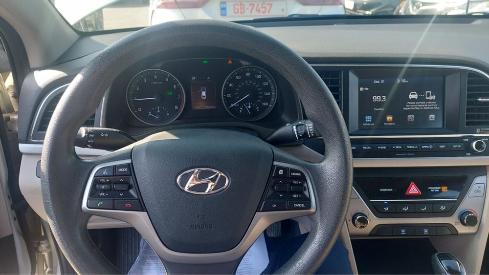 Хьюндай элантра.  .