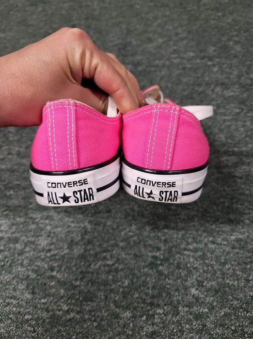 Converse roz marimea 40