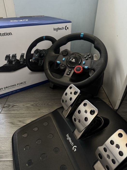 Logitech G29 пълен комплект с кутия