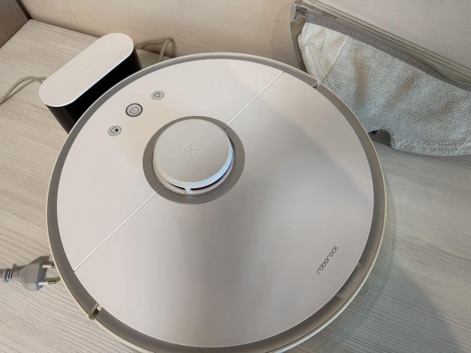Xiaomi Roborock S5  (модел S502) – робот прахосмукачка с мокро почистване