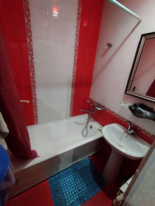 Chilonzor  12 kv 2/4/9 sotiladi srochno!!!