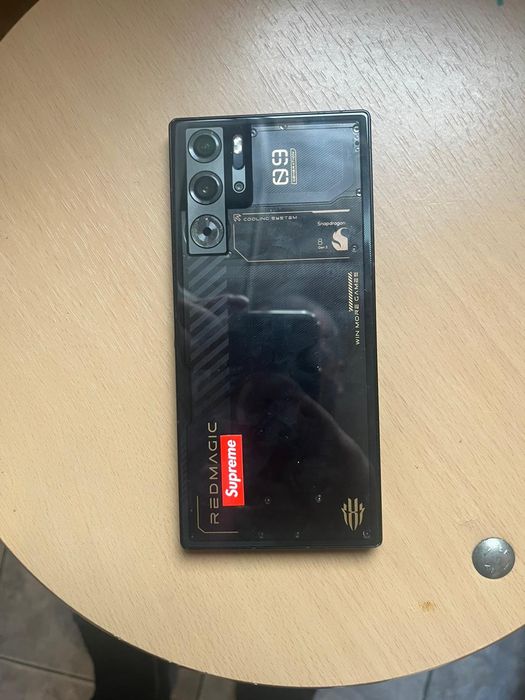 Vând sau schimb Redmagic 9 pro