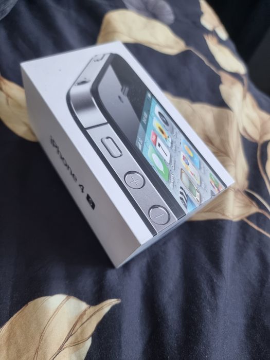 продам айфон 4s с коробкой