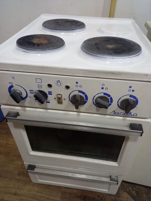 Электрическая плита в идеальном состоянии