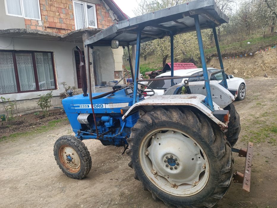 Vând tractor in stare foarte buna de funcționare .