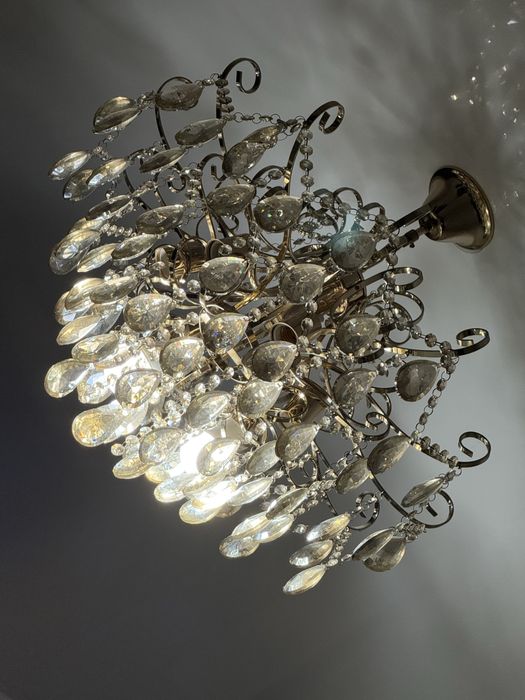 Люстра для залаа