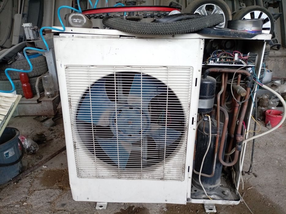 Два колонных кондиционера Midea 48000 BTU (380V)
