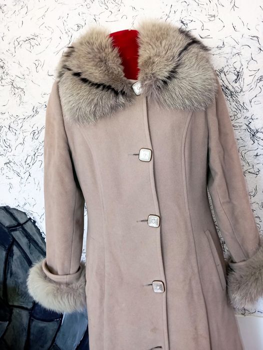 Paltocha sotiladi tozza yangiday rangi seriy rang