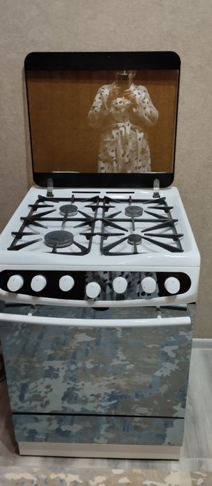 Продам газовую плиту Кайзер