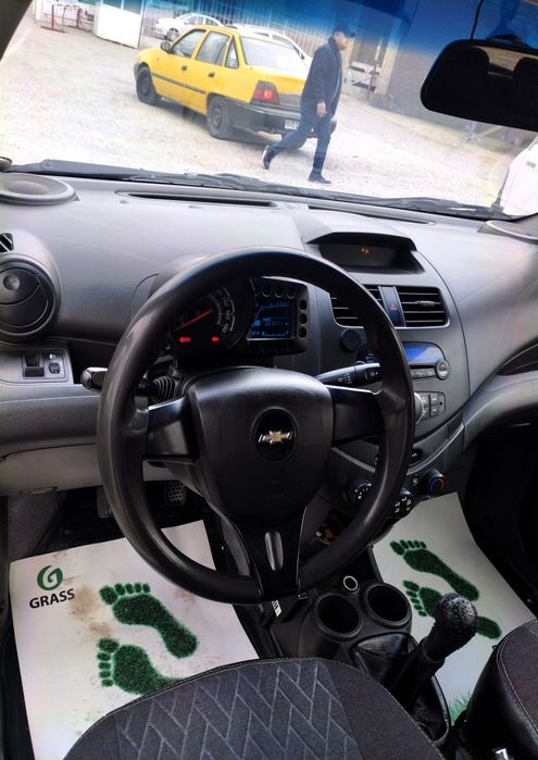 Chevrolet spark sotiladi