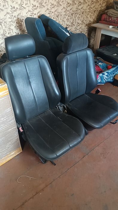 Продам сиденье на Мерседес 210