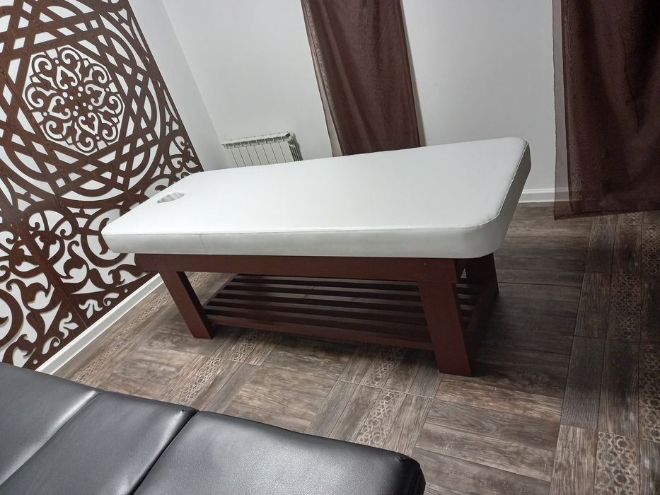 Масажна кушетка/НАЛИЧНА