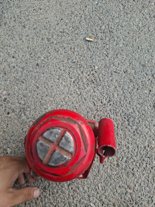 Продам Домкрат 20тонник