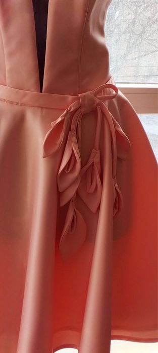 Чисто нова официална рокля