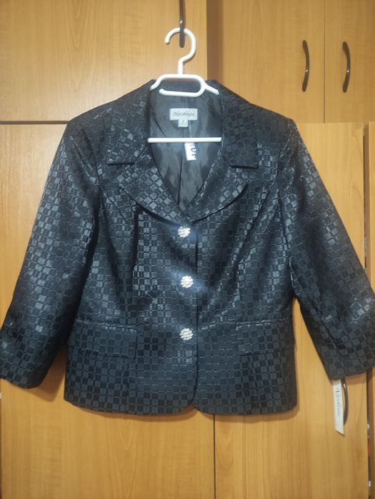 Costum negru damă