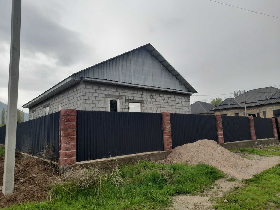 Продам участок с домом не достроен