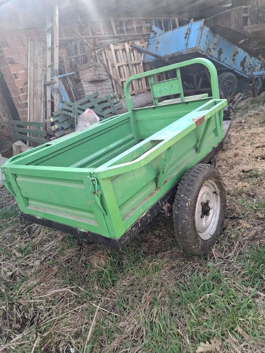 Продавам ремарке за фреза