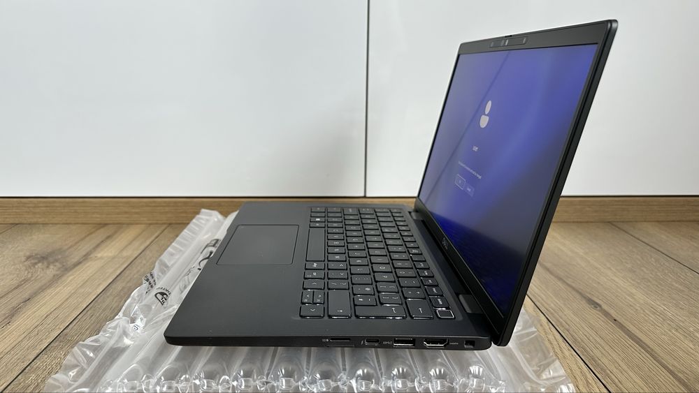 Лаптоп Dell Latudite 7320 FHD 13.3” Тъч / Intel i7- 1185G7 16GB RAM 512GB SSD / MS Office 2011 Pro Plus