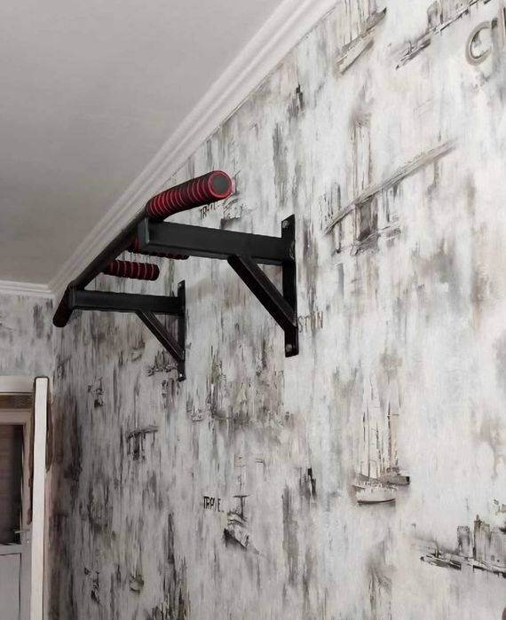 Турник настенный