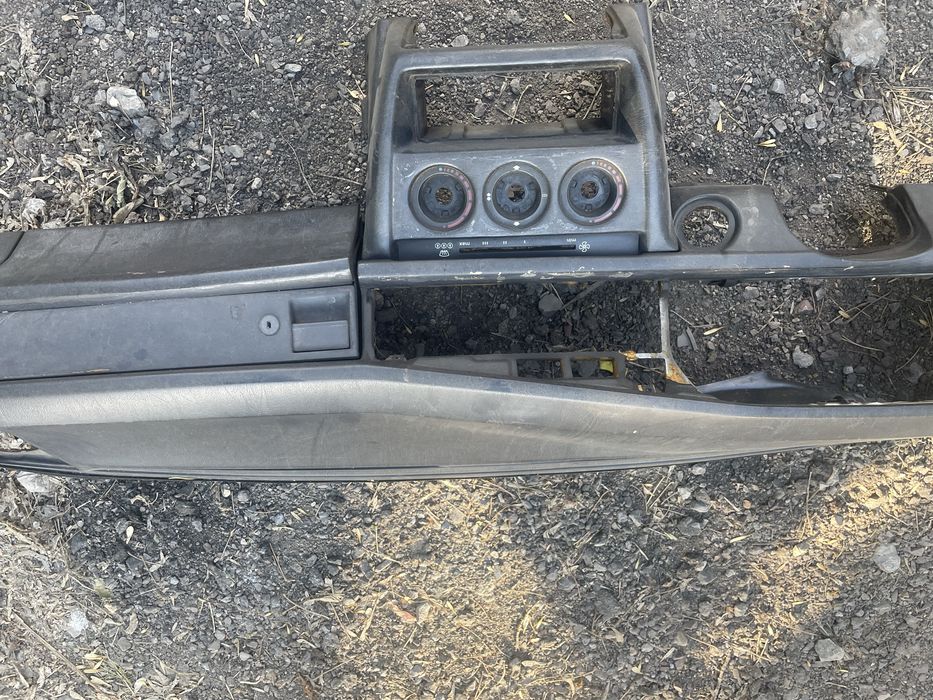 Панель на мерседес 190