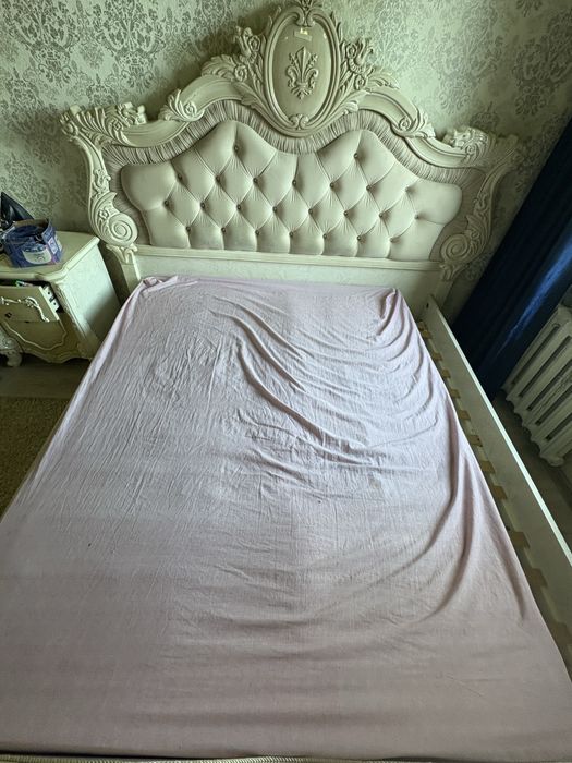 Двухспальняя кровать