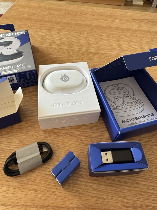 arctis gamebuds steelseries gaming noise canceling.