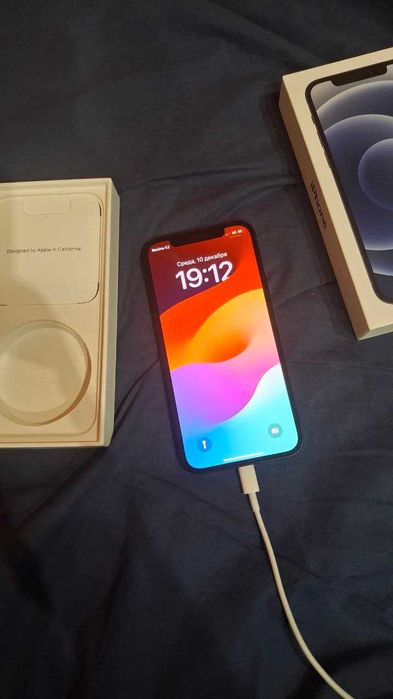 iPhone 12, черного цвета. 128ГБ памяти, не использованный
