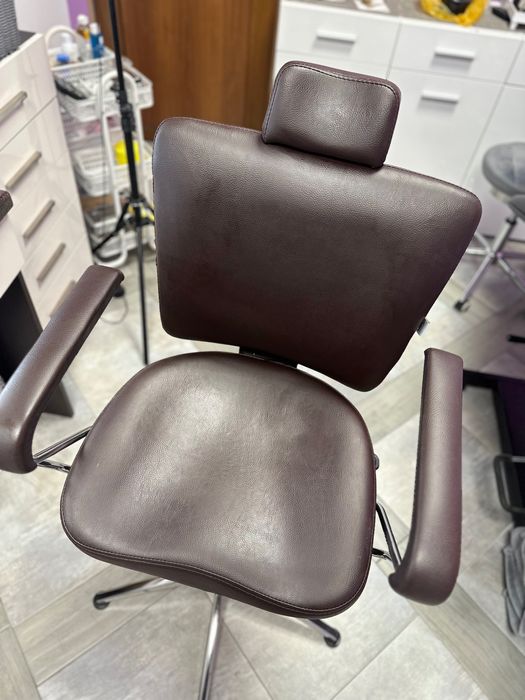 КОЗМЕТИЧЕН/гримьорски/ стол