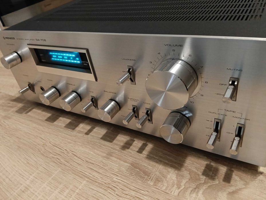 Усилвател Pioneer SA 708