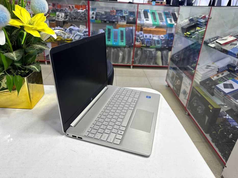 HP office noutbuk seleron N4120U ddr4 4/256 SSD holati ideal