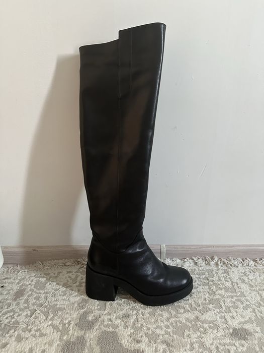 Продам женские сапоги