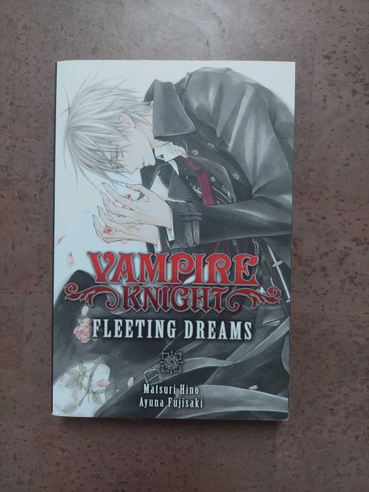 Манги и книга от Scarlett St. Clair