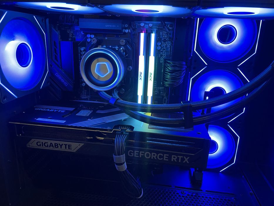 Игровой компютер rtx 5070ti r7 9800x3d asus rog 360герц