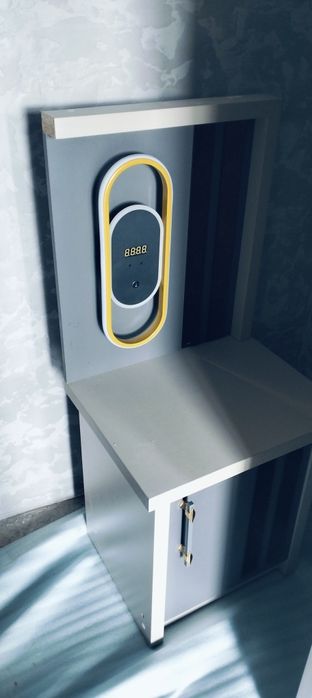Mebel bor srochni sotiladi