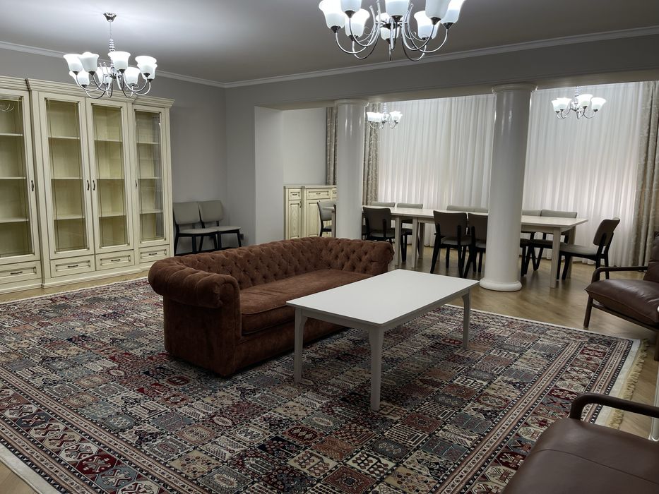 LUX-аренда.     4-комнатная квартира 240 м2