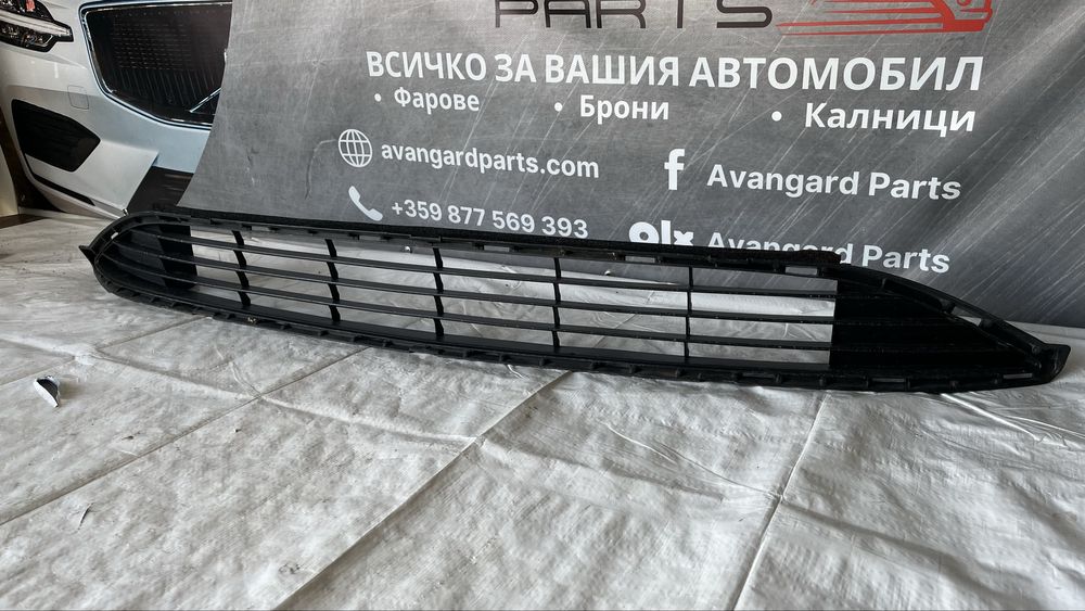 Предна решетка Toyota Prius 2015-