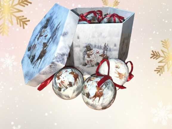 Елочные игрушки и гирлянды в Астане