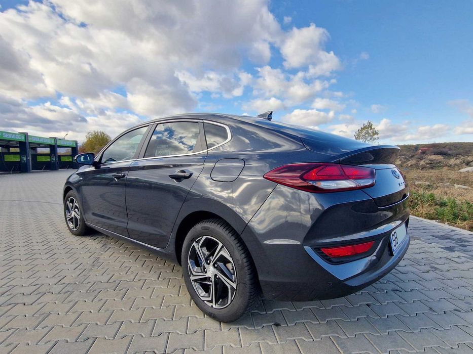 Hyundai i30 Fastback Mildhybrid Highway