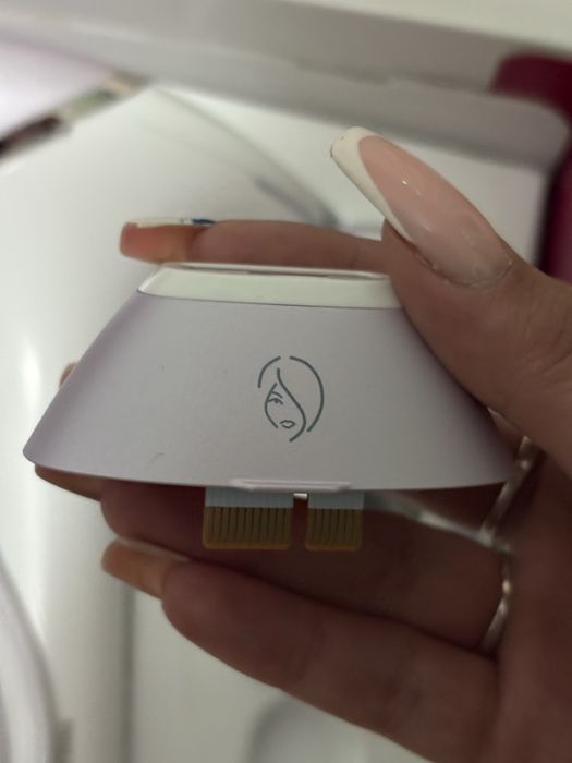 Фотоепилатор Филипс Lumea 8000 BRI947/00