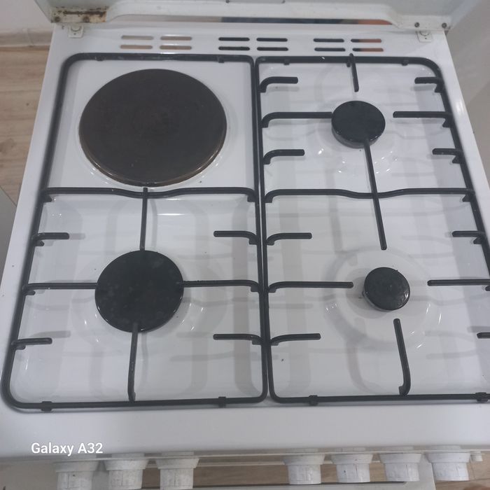 Продам газ плиту