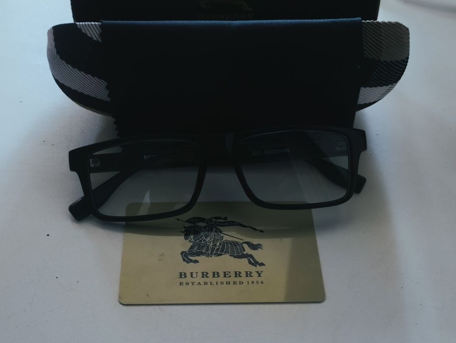 Burberry очки прямоугольные