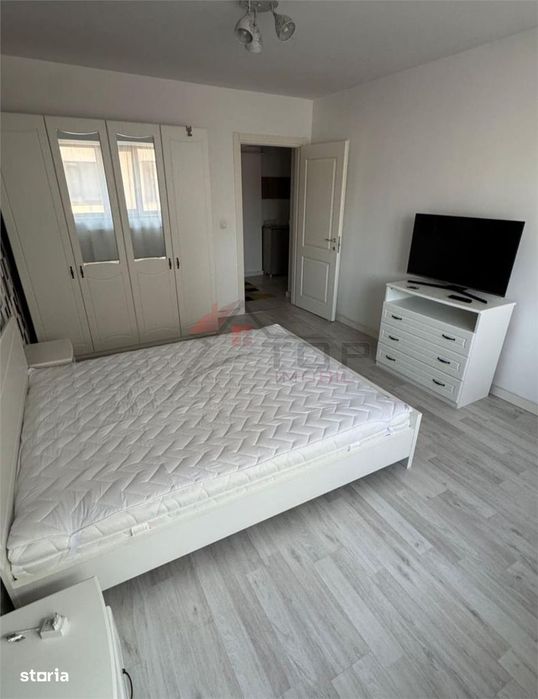 Apartament nou, 1 camera decomandat, mobilat si utilat, loc de parcare — fotografia 1