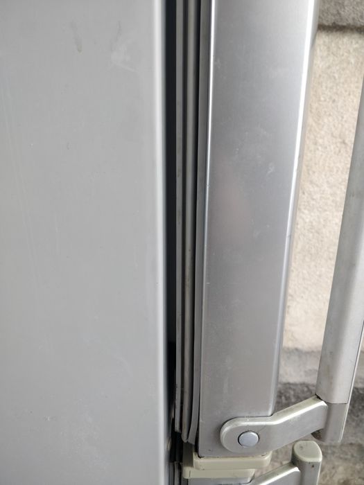 Холодильник двух камерный