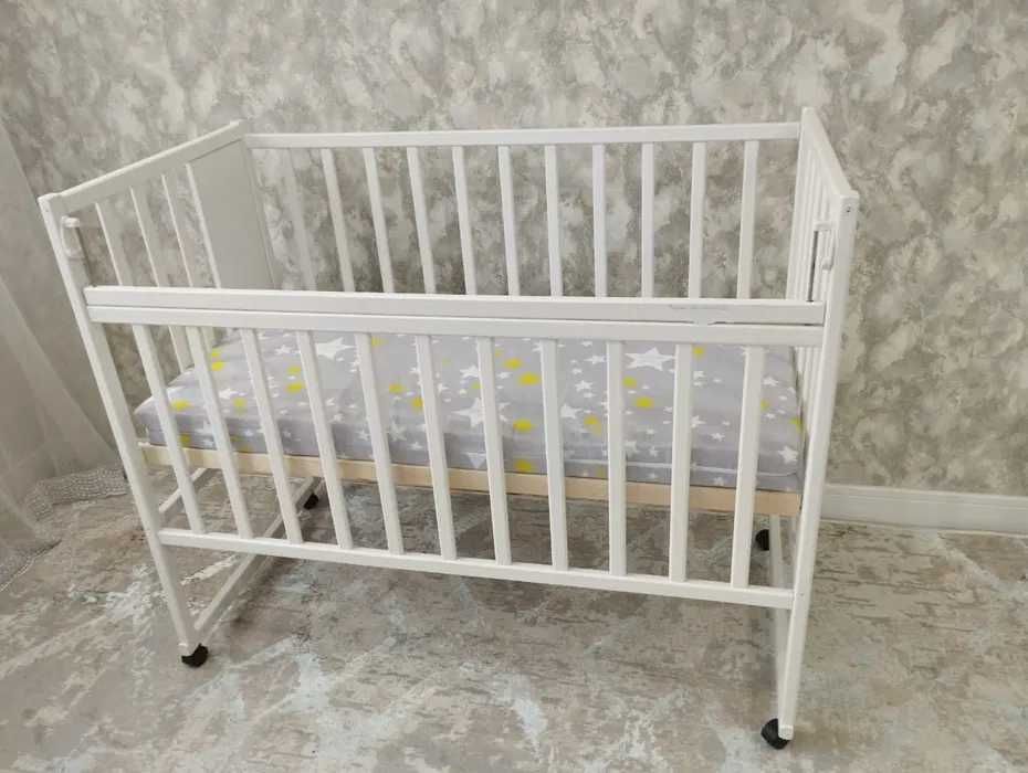 Детский манеж с матрасом