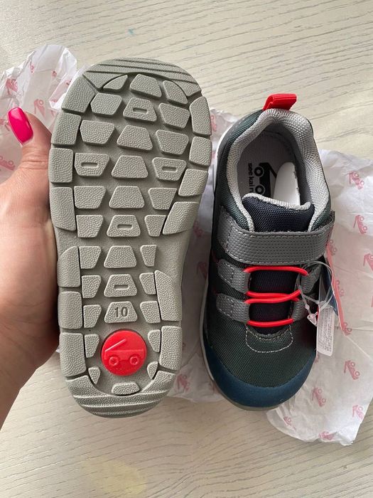 Кроссовки детские