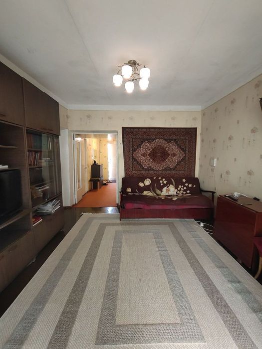 Паркентский. Продаётся 2 комнатная квартира