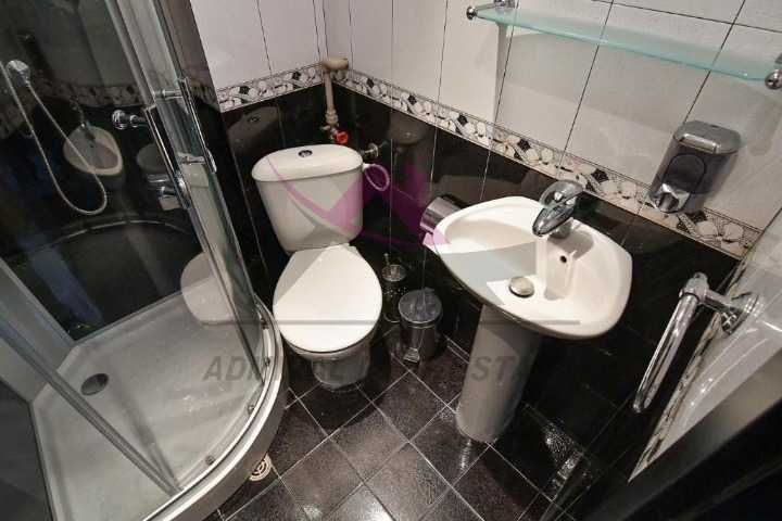 Дава се под наем Четиристаен апартамент в Варна, Център - 180 кв.м за 1296.42 € - Снимка #6