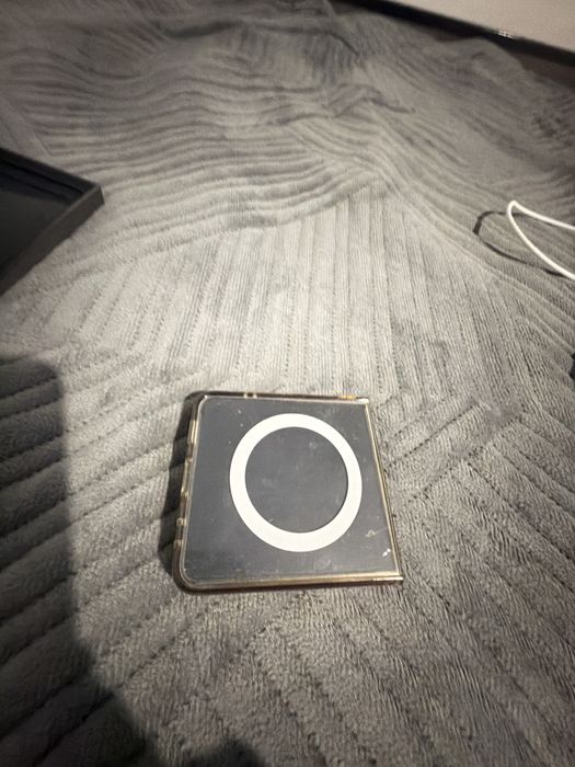 Продам Samsung Z Flip7