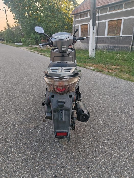 Vând Scuter 125cc